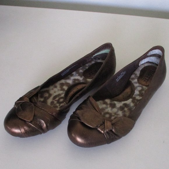 Born Womens Bronze Leather Ballet Flat - Size 6M or EUR 36.5 - Picture 7 of 9